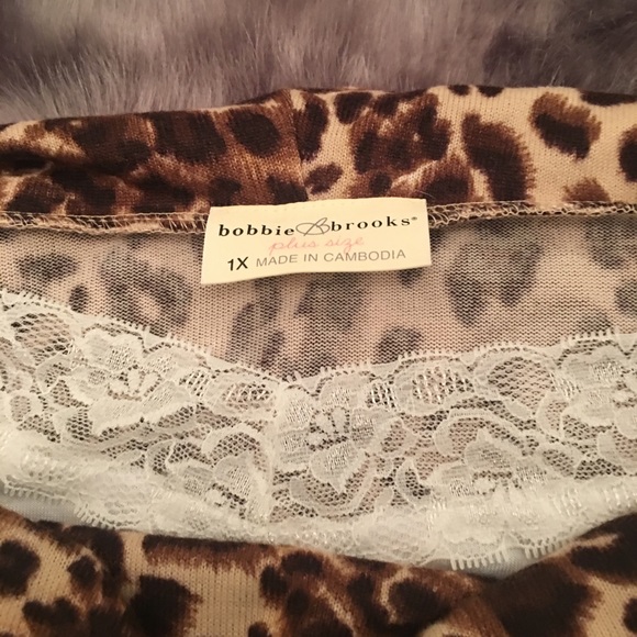 Bobbie Brooks Wide Necked Top. 3/4 Sleeve🐆🖤 - Picture 3 of 6